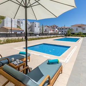  Apartment La Nau - Fantastic With Hot Tub And Pool, Just Steps Away From Spain